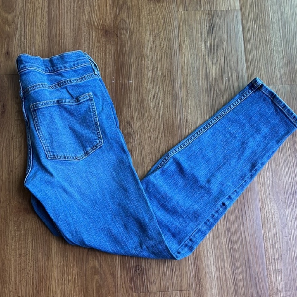 Banana Republic distressed girlfriend jeans 25/0